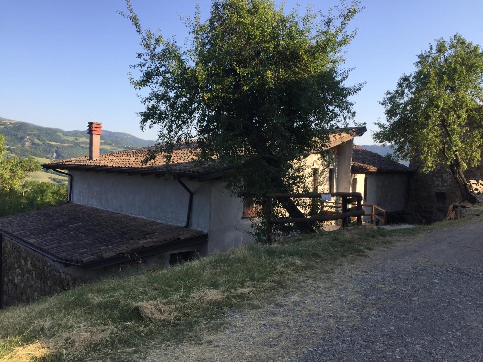 Casa Nella Natura A Bobbio Exteriör bild